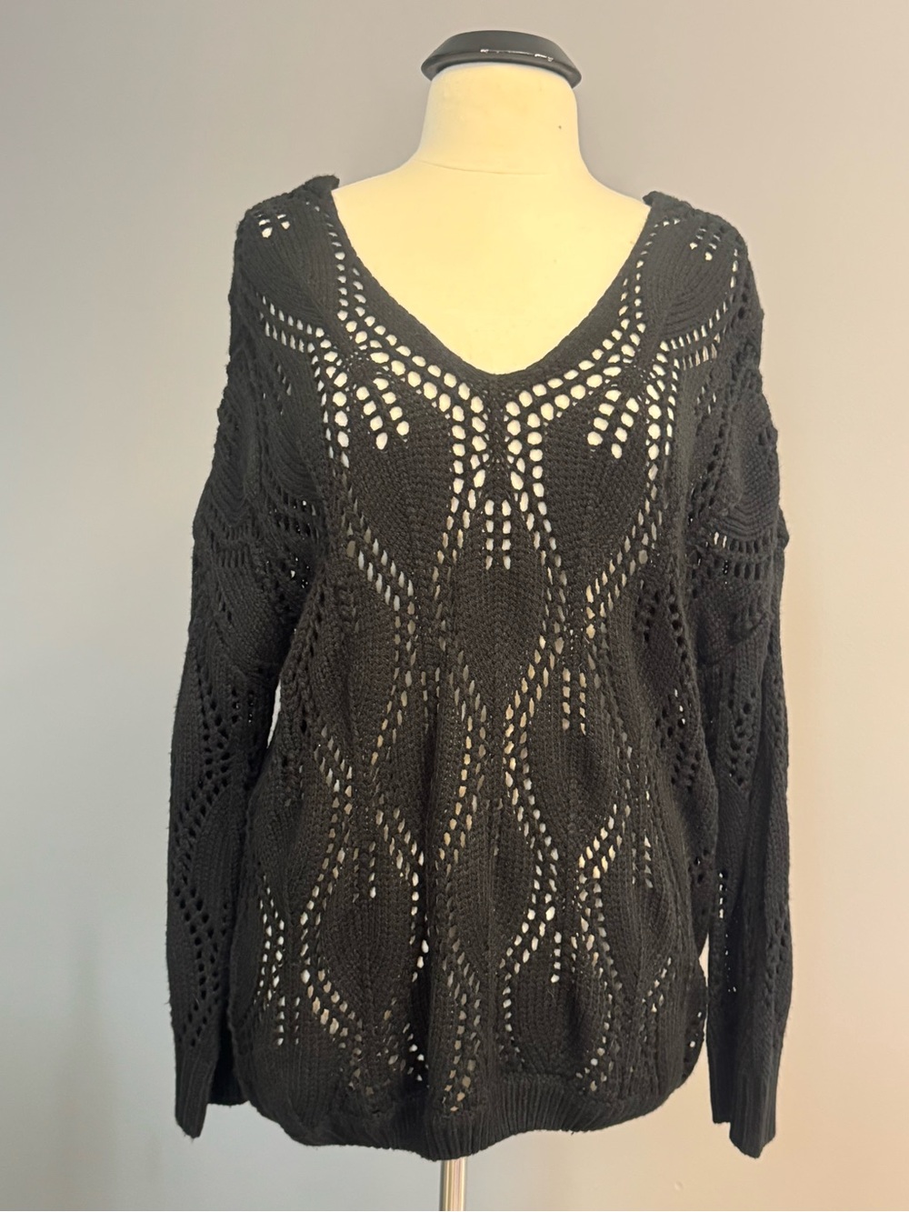 Black Open-Knit V-Neck Women’s Sweater NWOT